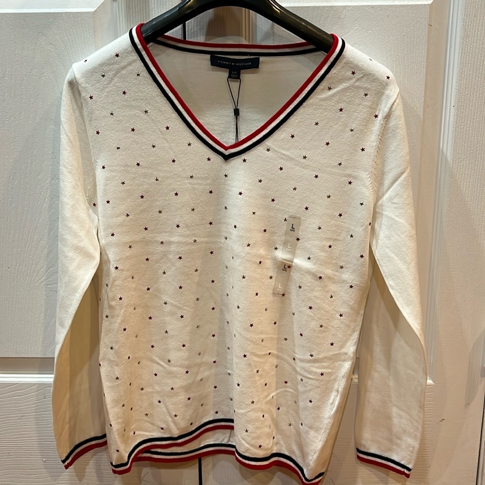 NWT women’s Tommy Hilfiger v neck sweater size L